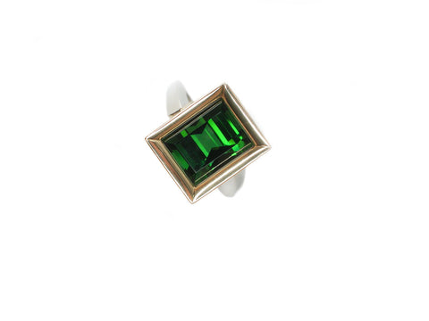 Ring Green Tourmaline & 18 karat White and Yellow Gold